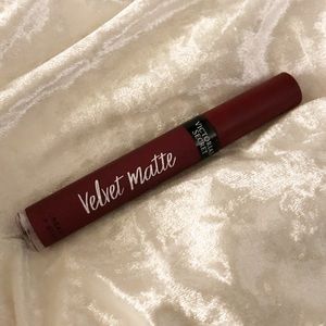 Victoria’s Secret Velvet Matte Cream Lippie